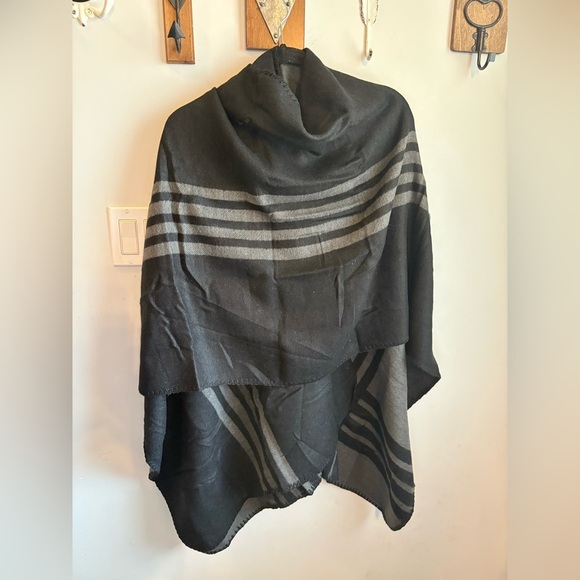 BB Dakota Charcoal and Black Knit Scarf - Picture 2 of 3